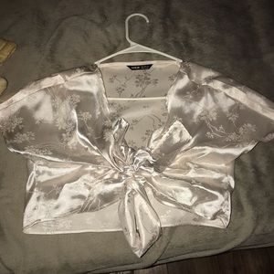 A shein white floral thrown on tee! 💗